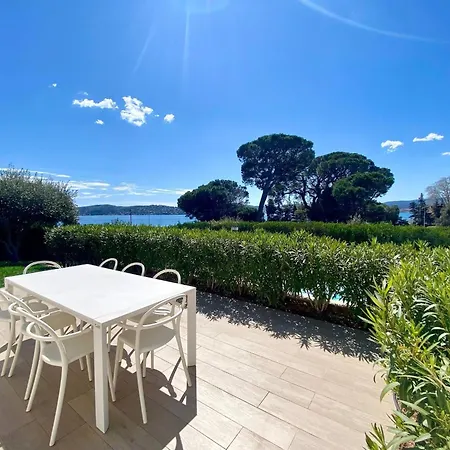 Beautiful Provencal Villa, Sea View, Access Villa *