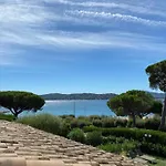 Beautiful Provencal Villa, Sea View, Access