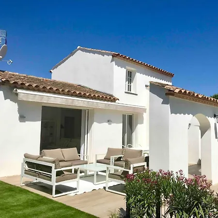 Villa Beautiful Provencal Villa, Sea View, Access Grimaud