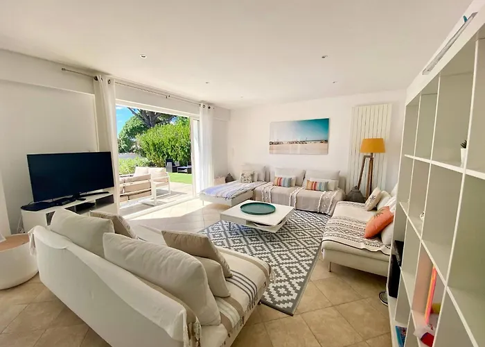 ヴィラ Beautiful Provencal Villa, Sea View, Access グリモー