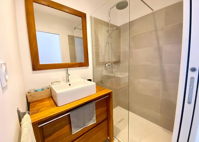 Beautiful Provencal Villa, Sea View, Access * グリモー